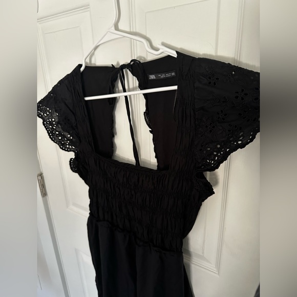 Zara Eyelet Embroidered Black Smocked Dress Medium - Picture 9 of 14